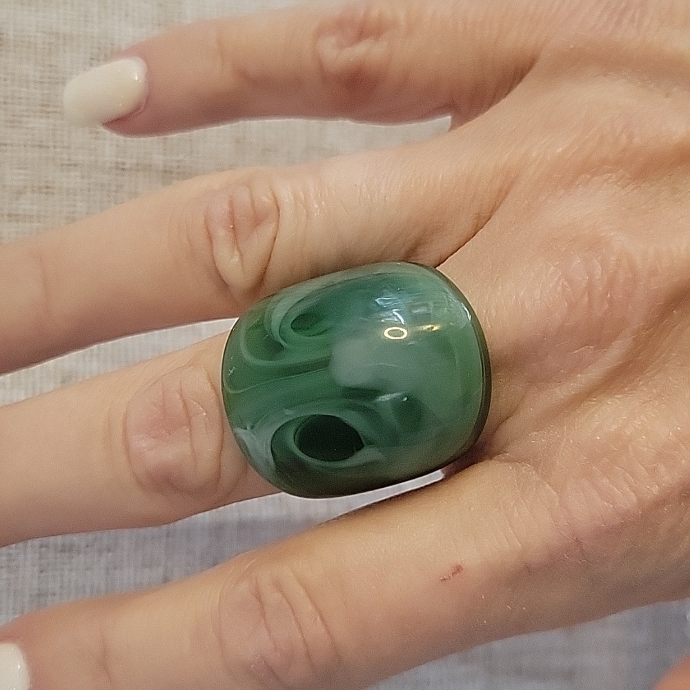 JADE GREEN SWIRL CONTOURED STATEMENT RING